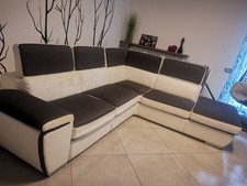 Divano letto angolare 5 posti in ecopelle e tessuto – comodo e spazioso