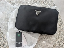 Pochette uomo Guess - Colore Nero Con Cinturino Rimovibile 