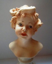busto BAMBINA CON RICCIOLI *