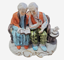 STATUETTA VINTAGE IN CERAMICA CON NONNO E PIPA , NONNA CON LIBRO
