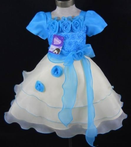 Grazioso abito blu crema