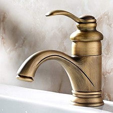 Antico rubinetto da bagno