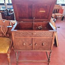 Grammofono con mobile in legno lavorato Primi '900