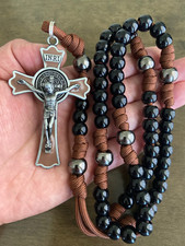 Rosario cattolico in paracord, grande crocifisso di San Benedetto, fatto a mano
