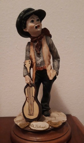 Statuetta violinista vagabondo