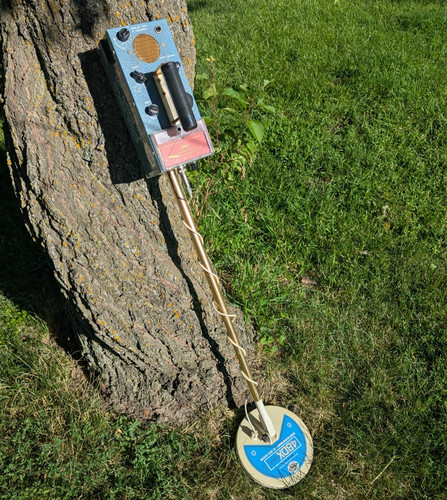 Metal detector vintage white - detector,