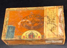 Antica scatola di sigari in