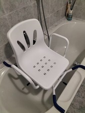 Sedia girevole per vasca da bagno anziani