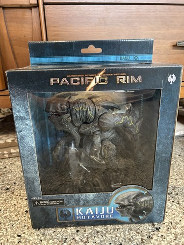 2016 pacific rim misb kaiju - pacific,