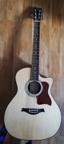 Chitarra western baritona
