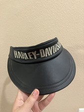 Visiera regolabile in pelle