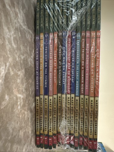 Magic tree house library of - tree,
