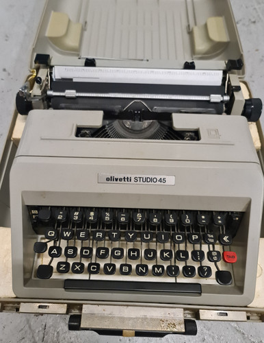 Typewriter olivetti studio - typewriter,