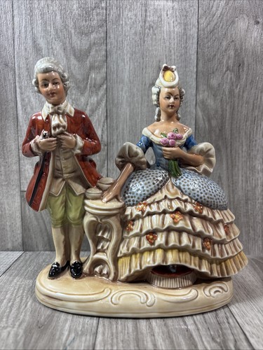 Statuina coppia nobile