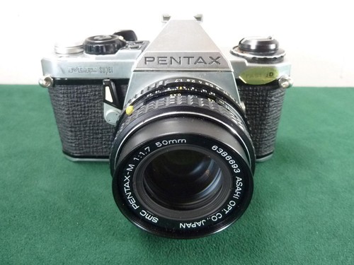 Una bella fotocamera reflex - bella,