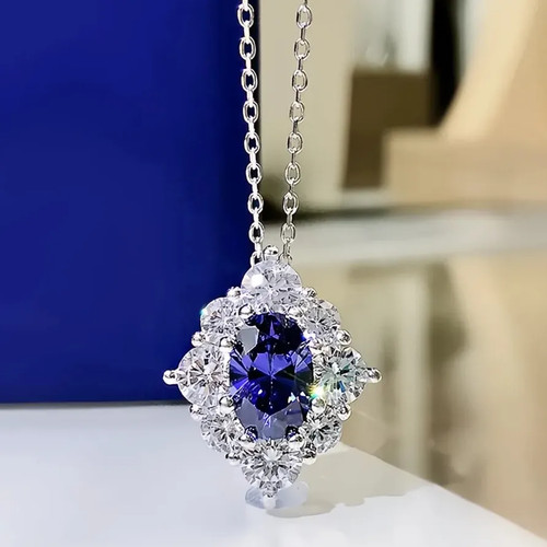 Collana con ciondolo