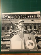 Calendario anno 2002 edito IMPRONTE EDIZIONI con immagini modelli Vintage Vespa.