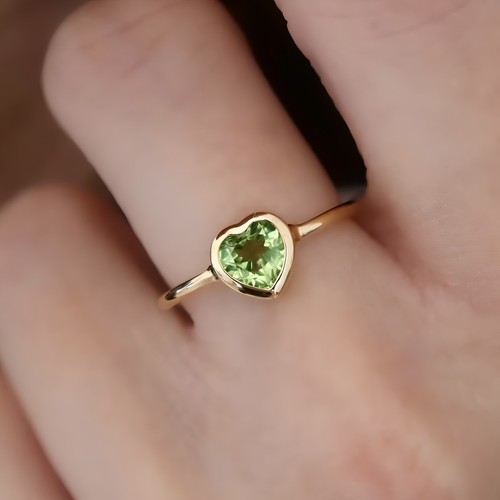 Anello cuore peridoto verde