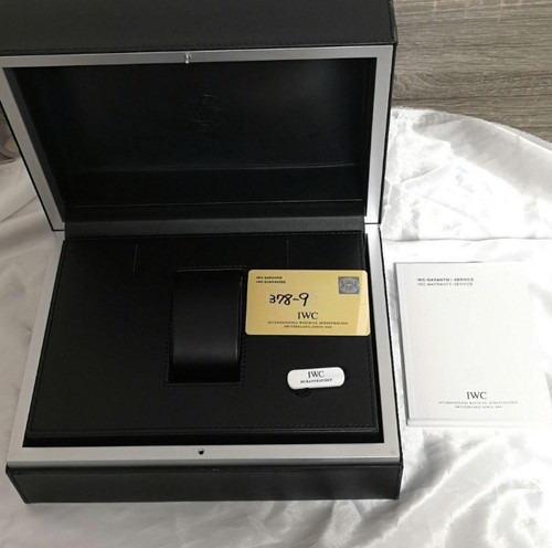 Iwc schaffhausen watch box - schaffhausen,