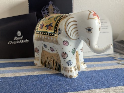 Royal crown derby elephant - crown,