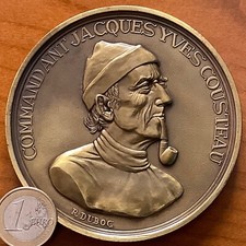 Importante Médaille Yves