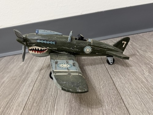 Aereo verde vintage - , squalo