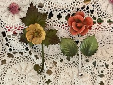 Due ganci da parete vintage in