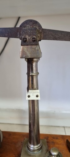 Bilancia antica con pesi - antica,