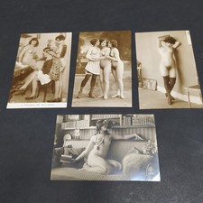 Lotto di 4 cartoline francesi di nudi femminili d'epoca. Ingiallimenti e macchie
