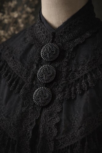 Tris antichi bottoni - antichi, gioiello