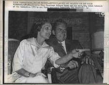 1960 Foto Stampa VP Richard M Nixon & moglie Pat orologio GOP nomination presidenziale