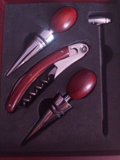 Set Sommelier con rifiniture in legno – Cavatappi, tappi bottiglia e termometro