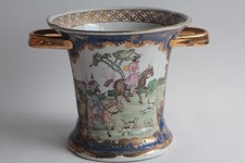 Antico vaso di porcellana