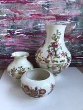 Trio Rosa - 3 vasi in porcellana, decorazione in oro 24 carati, produzione Zsolnay