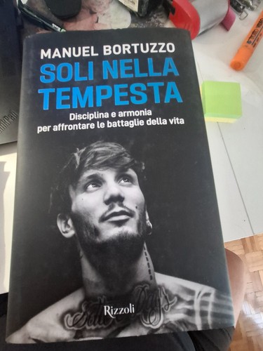 Libro soli nella tempesta - soli,