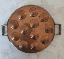 Antica padella in rame per cuocere le uova o lumache manici in ottone