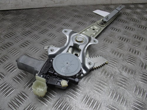Nissan serena right offside - nissan,