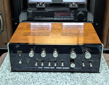 Amplificatore integrato SANSUI