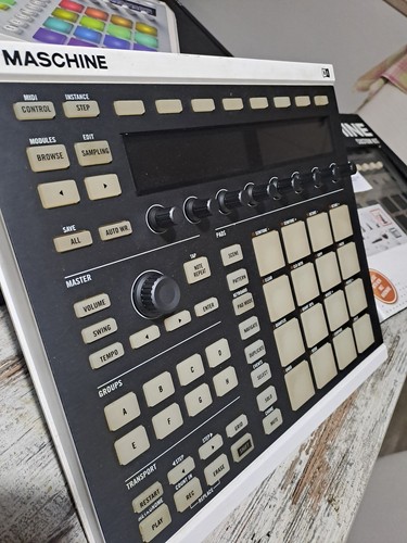 Native instruments maschine - instruments,
