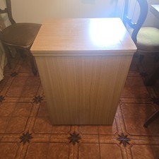 Mobile in legno per macchina da cucire