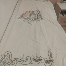 coperta antica ricamata a mano artigianale come nuova 