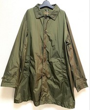 Impermeabile in nylon oliva