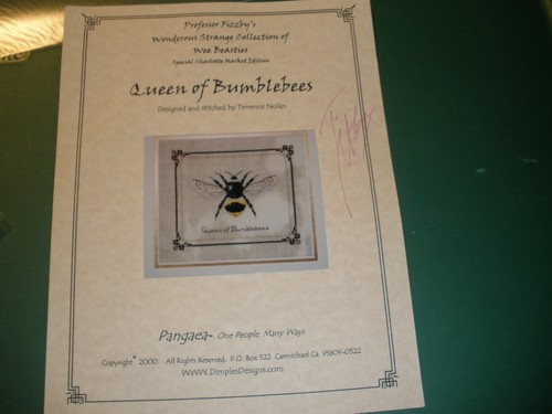 Nuovo queen bumblebees - nuovo, of