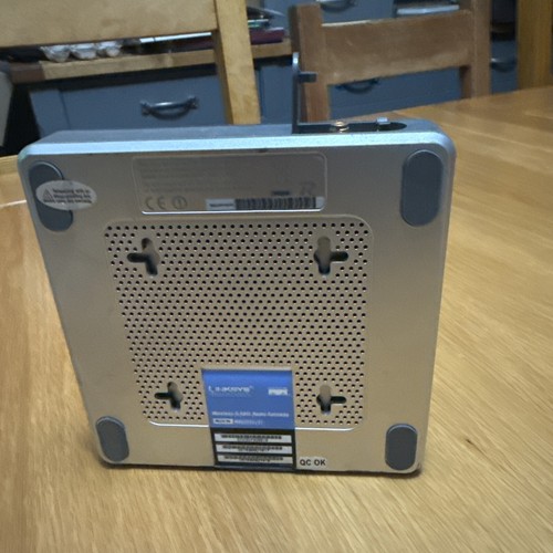 Linksys 10 100 router - 10/100,