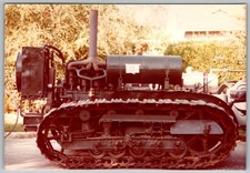 Macchina trattore cingolato