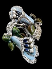 Bellissima clip/spilla con fiori smaltati firmati Coro Duette (A7904)