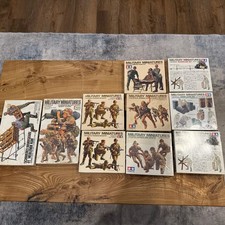 Gruppo lotto di 10 miniature