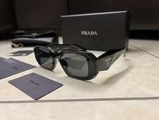 Occhiali da sole Prada da