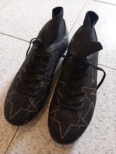 scarpe da calcio, con calzino, taglia 44, nere con dettagli 
