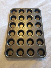 The Pampered Chef Deluxe Mini Muffin Pan Cupcake Antiaderente 24 Fori Teglia da Forno  